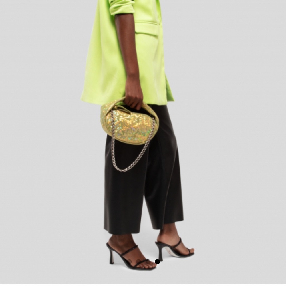 BY FAR
Baby Cush bag NET